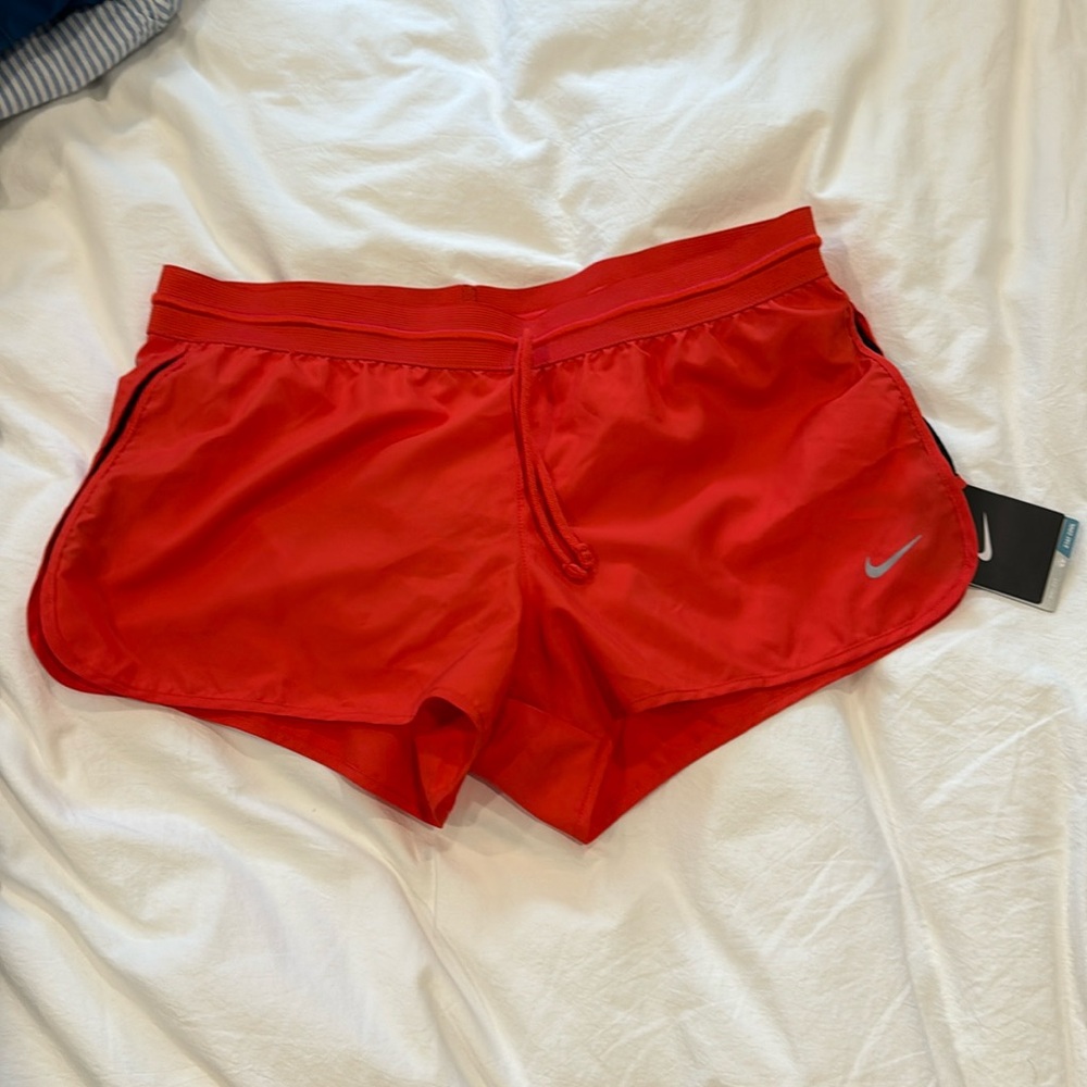 NEW NIKE shorts Medium